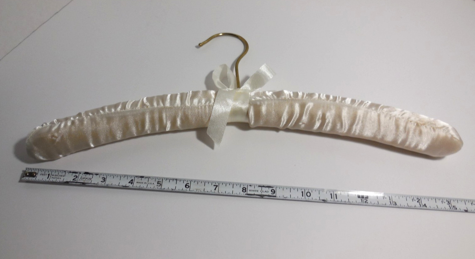 Vintage 15″ Padded Silk Satin Clothes Hangers Lot of 20 Multiple Colors READ