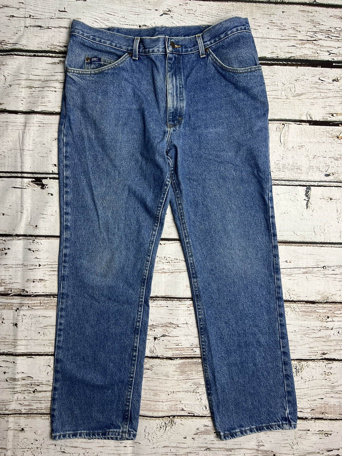 VTG Lee M.R. Union Made Medium Wash Men’s 1980s Blue Denim Jeans USA – 40 x 32