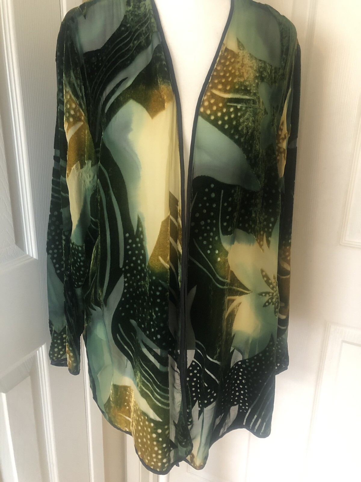 Vintage Aliki Yamani Creations Large Green Silk Blend Designer Cardigan Shrug