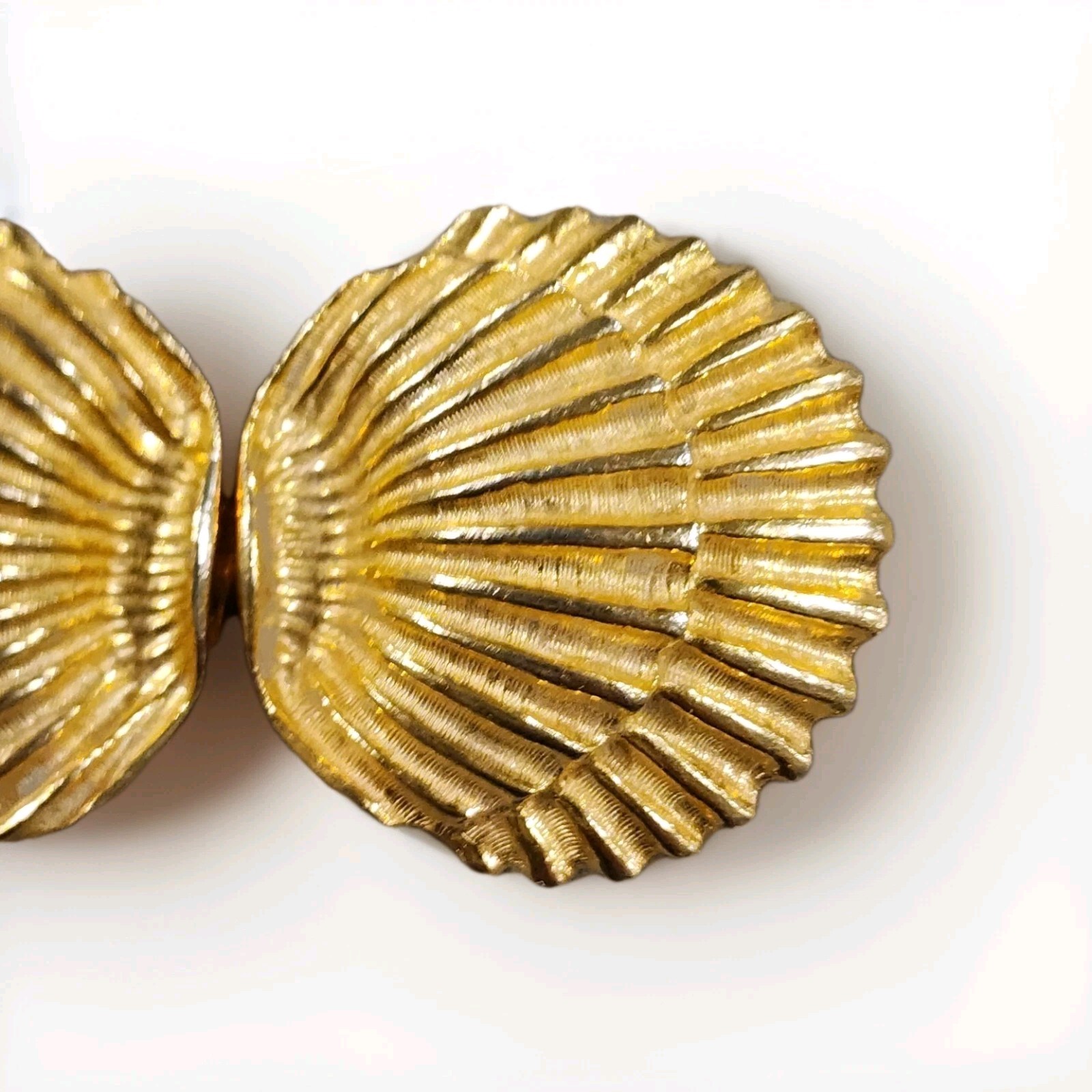 Sea Clam Shells Interconnect JEANNIE BOUCHEVER 1978 Belt Buckle Gold tone
