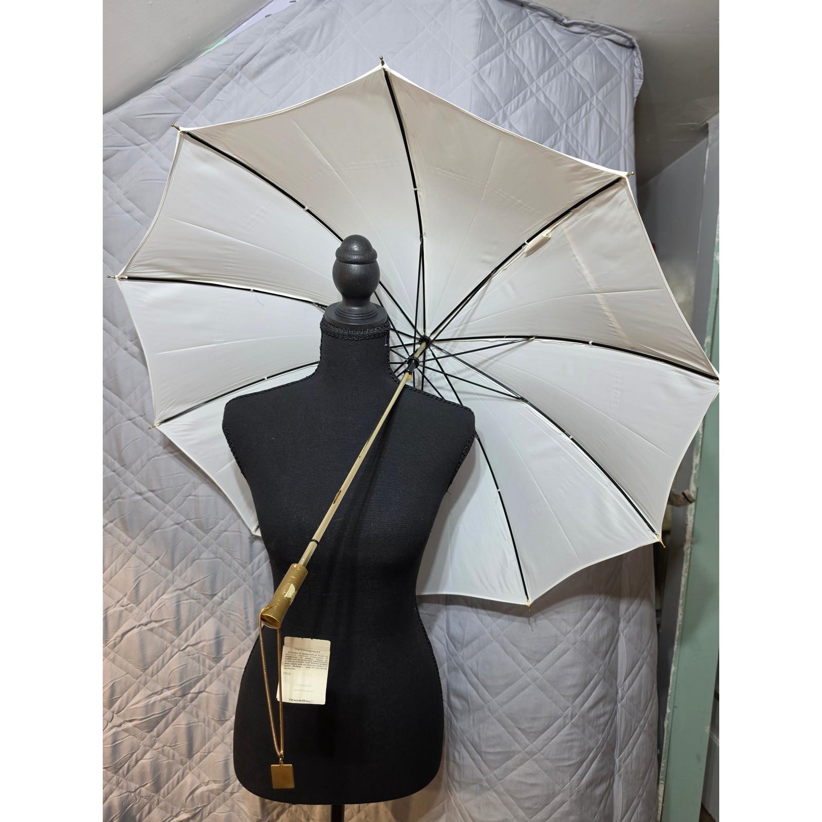 Vintage Shedrain White Umbrella Gold Star Handle Made in USA Style 7512 READ