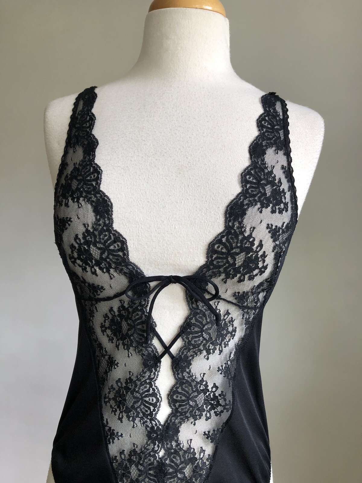 STUNNING VTG FORMFIT Black Nylon & Lace Teddy Romper Lingerie SZ 32