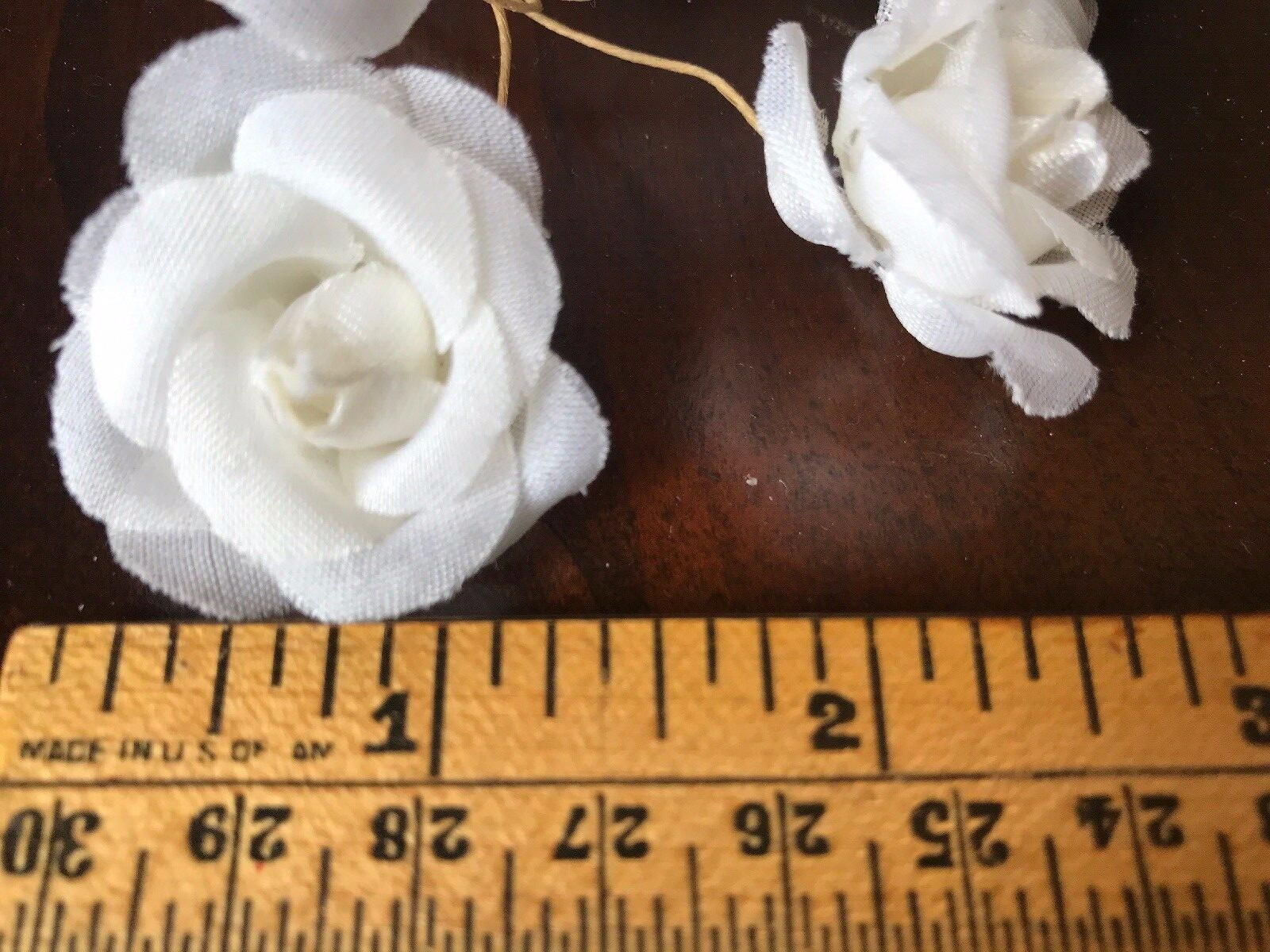 Vintage Millinery Flower White 1 1/2″ Roses 6pc Bunch for Hair Hat Wedding G100
