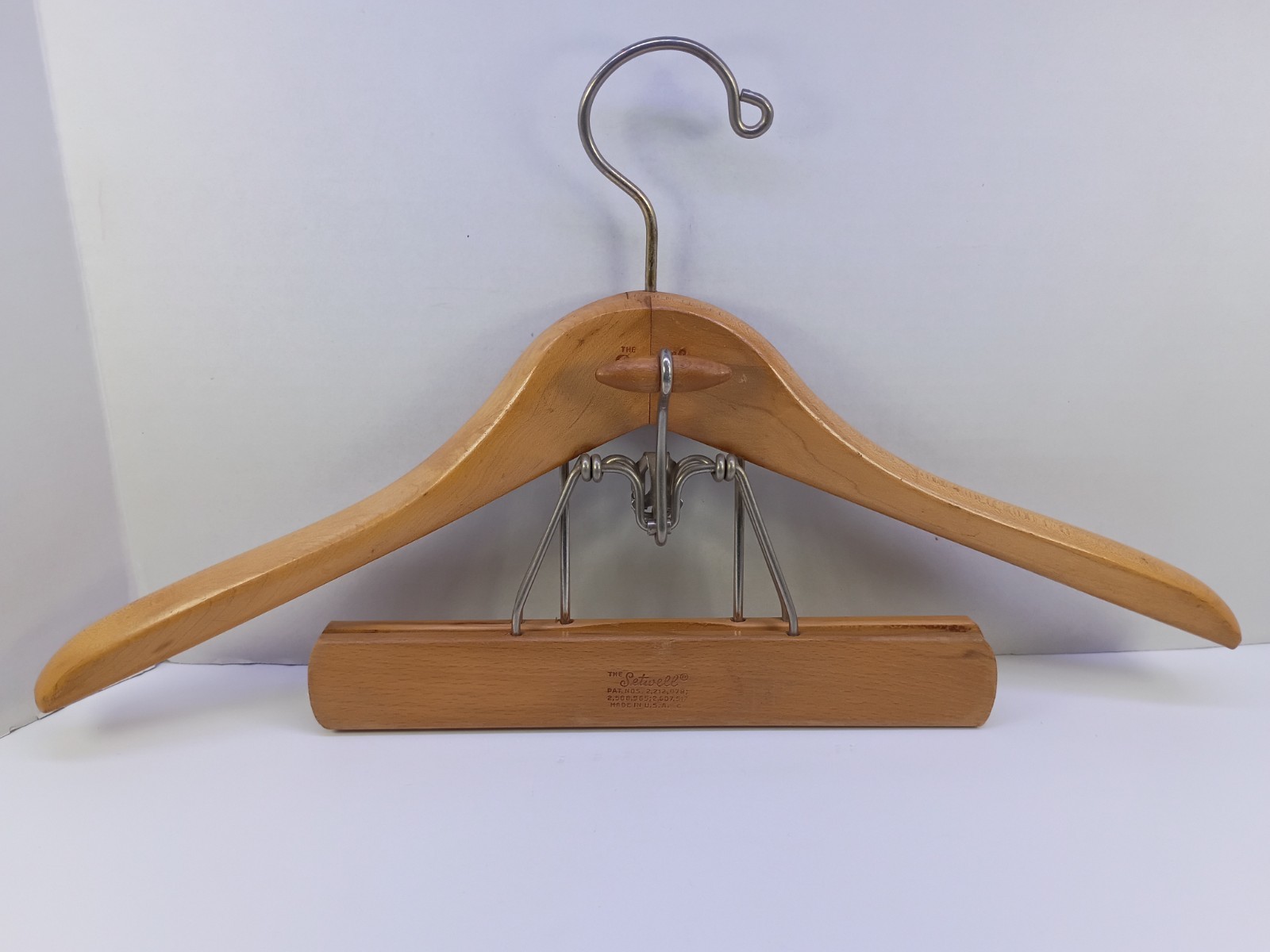 SETWELL 18″ Heavy Duty Wooden Suit Hanger w Trouser Clamp USA Vintage