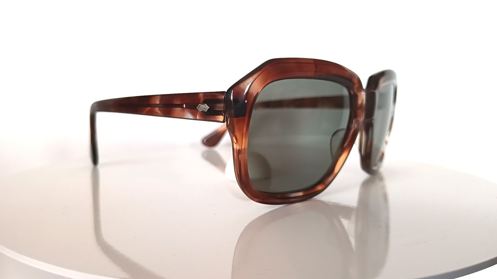 Sunglasses, rectangular, oval, tortoise, crystal lenses, iconic vintage, unique