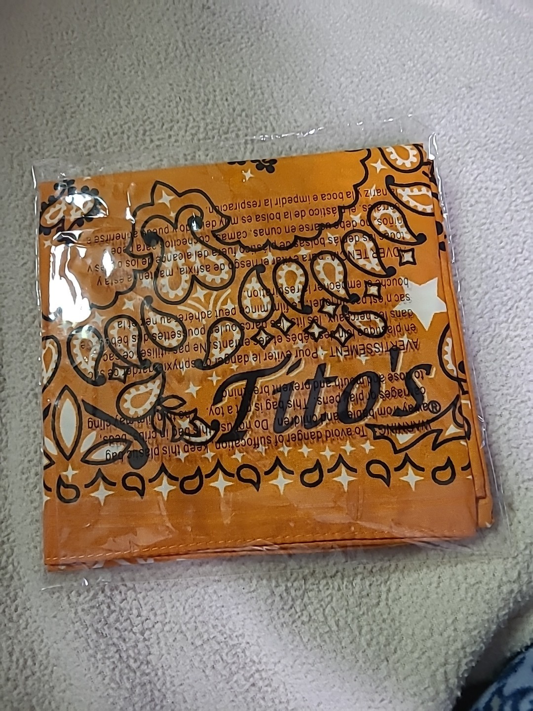TITOS SCARF SEALED BAG (BIN B)