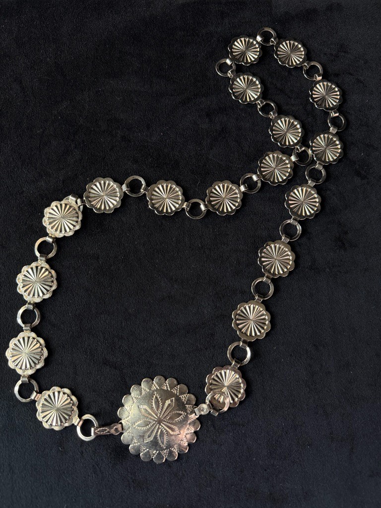 Vintage 1970s silver tone chain belt etched medallion floral metal boho rocker