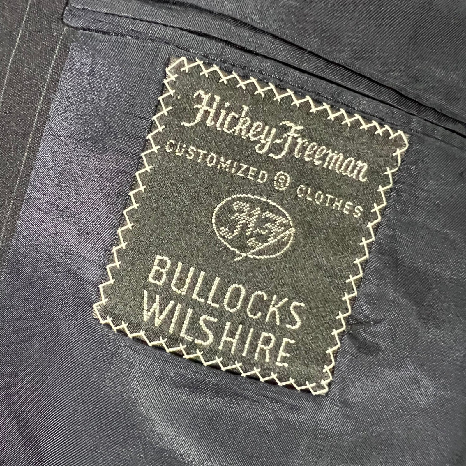 Hickey Freeman Blazer Mens 42R Navy Blue Pinstripe Wool Sport Coat Vintage Hole