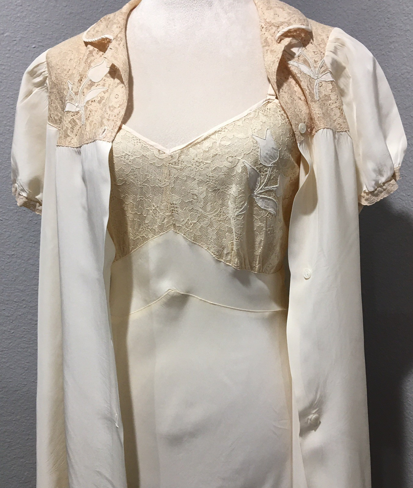 Vtg Ivory Lace Rayon Acetate Satin Nightgown Robe 36 M