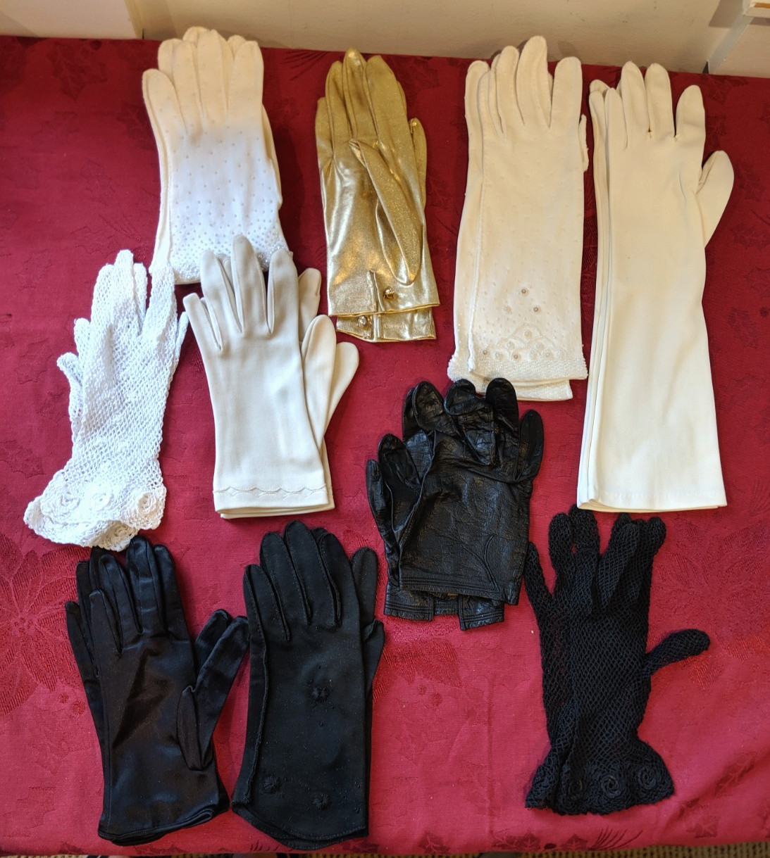 Vintage Women’s Gloves Lot White Black cream gold Crocheted Small Medium 10 pair