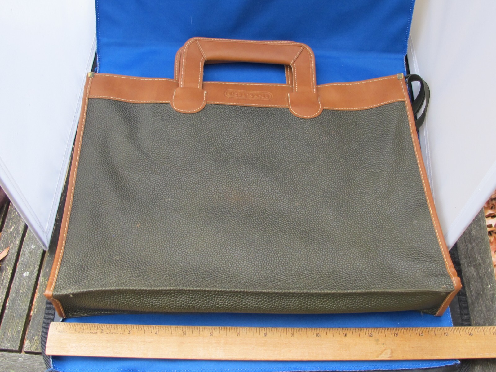 Nice Vintage CARVEN Paris Green & Tan Leather PORTFOLIO BAG