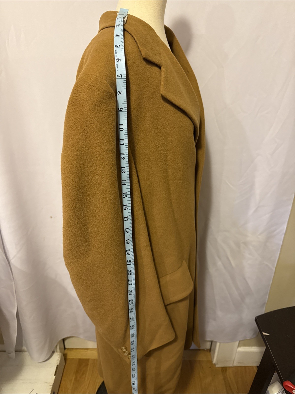 Graham & Gunn Ltd.! Vintage Men’s Tan Cashmere Coat!
