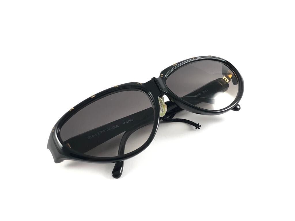 VINTAGE BALENCIAGA BB20 SLEEK BLACK GREY LENSES 1980’S SUNGLASSES MADE IN FRANCE