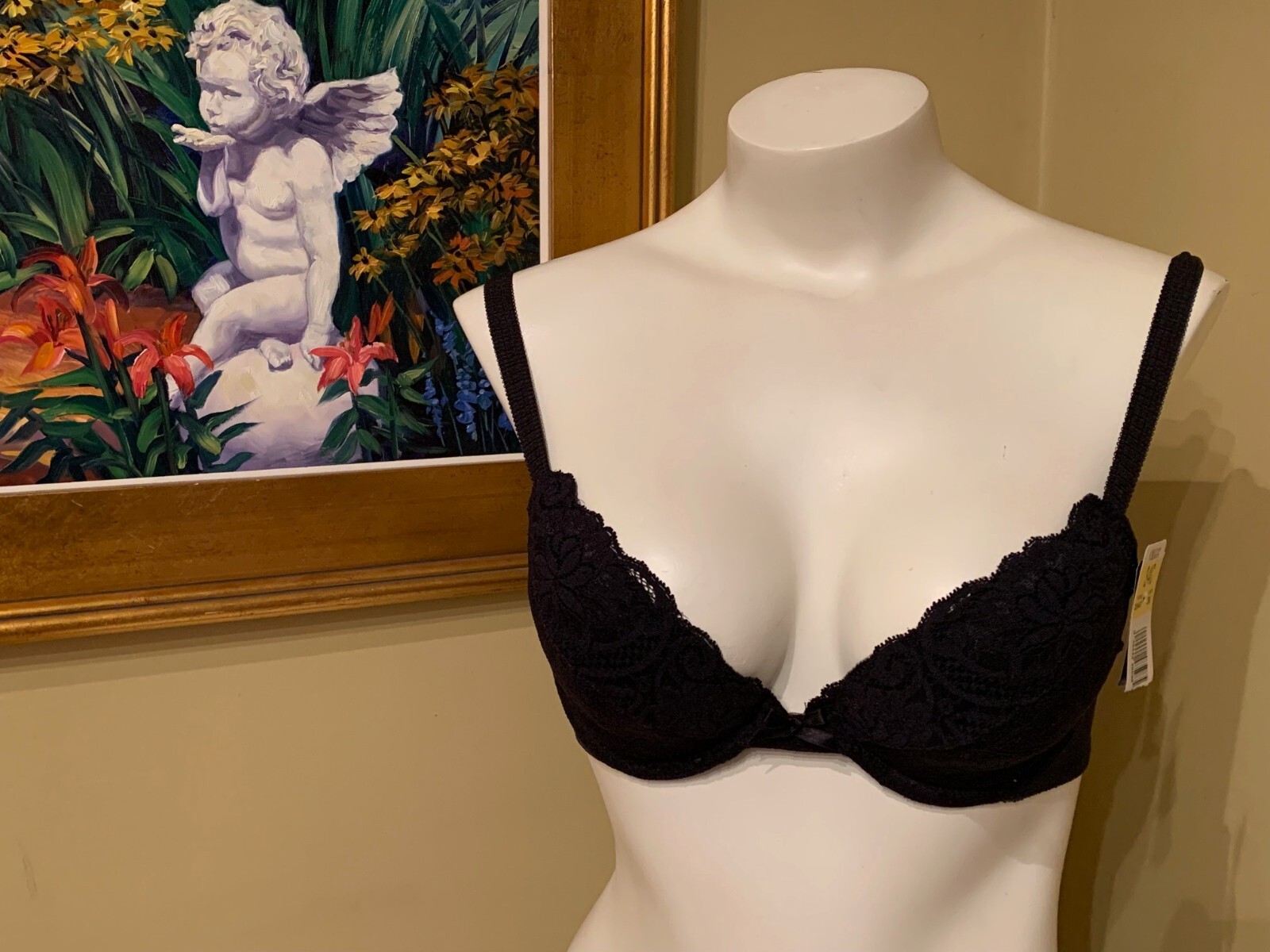 VINTAGE OLGA ~ BLACK LACE LIGHTLY PADDED PLUNGE UNDERWIRE BRA ~ SIZE 34C