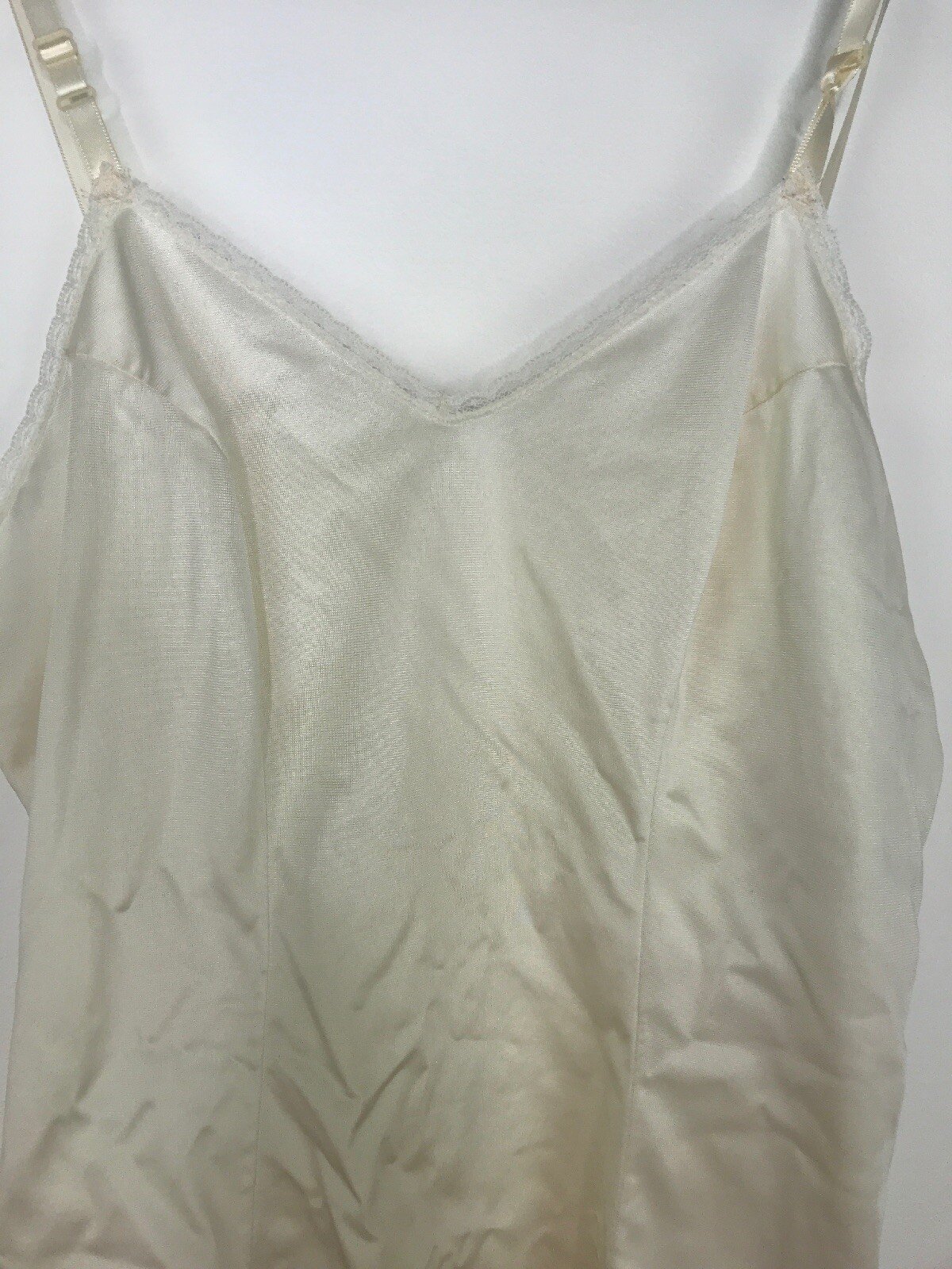 VTG Vanity Fair Womens Cream Teddy Cami Lace Slinky Shiny Straps SZ M 36/42