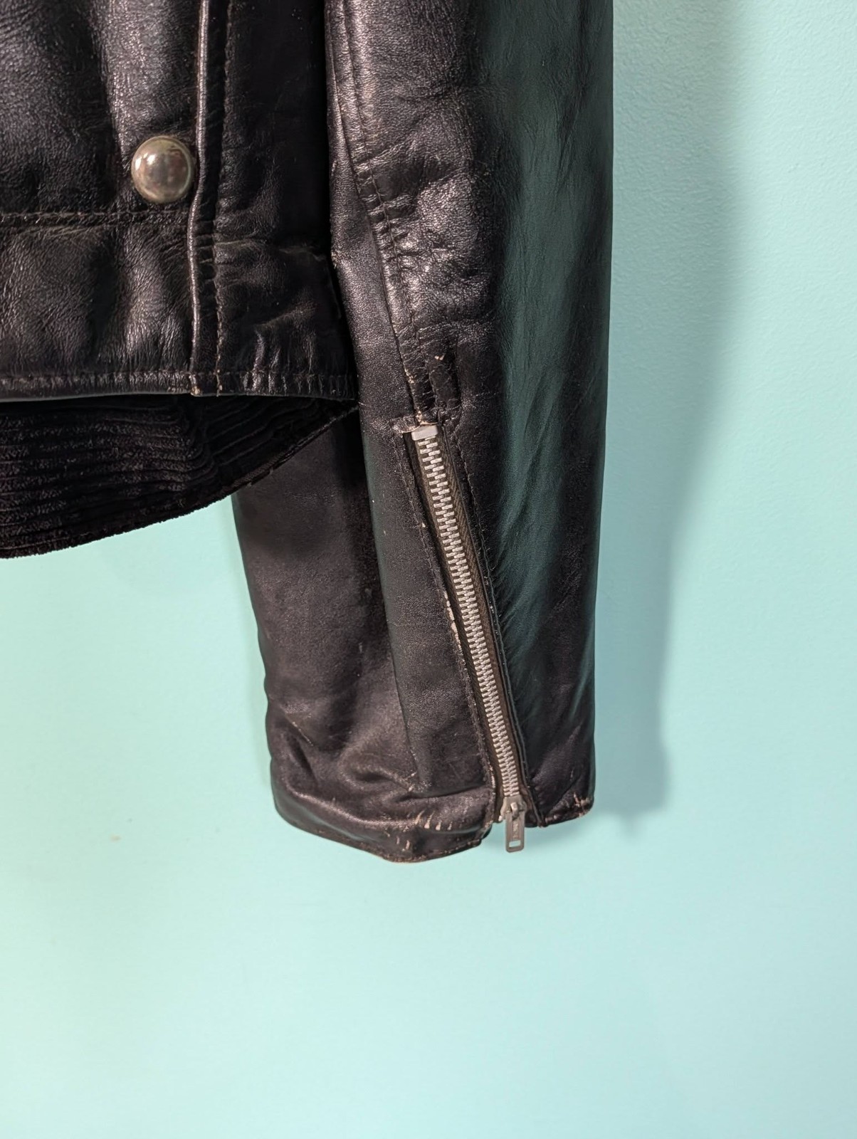 Vintage 1960’s Sears Oakbrook Black Leather Jacket Red Lining Size XL
