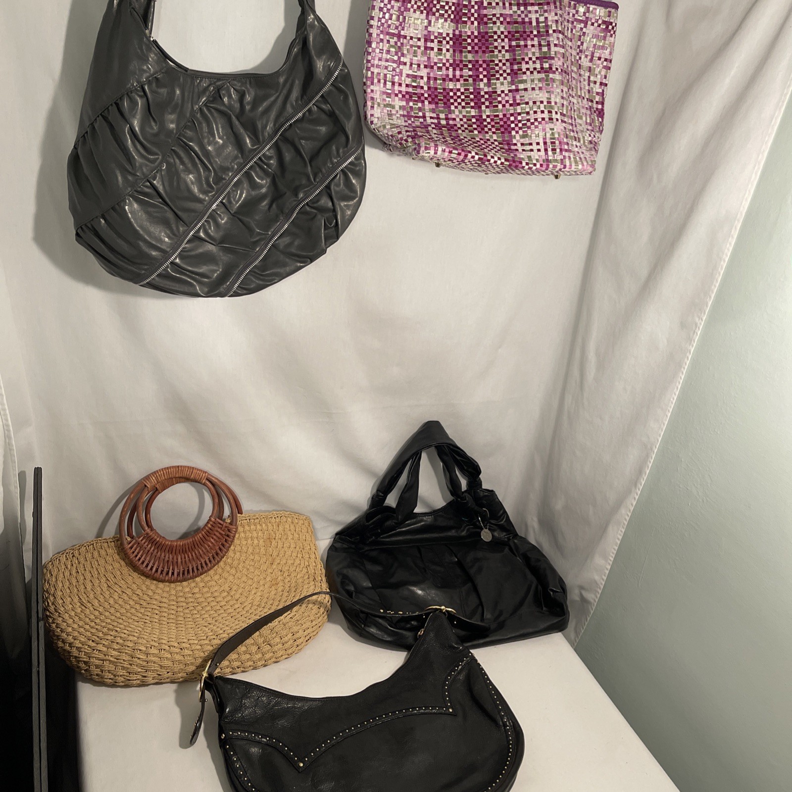 VTG. WOMEN’S PURSE LOT OF 5 PREOWNED VARIOUS BRANDS (SEE DESCRIPTION FOR FLAWS)
