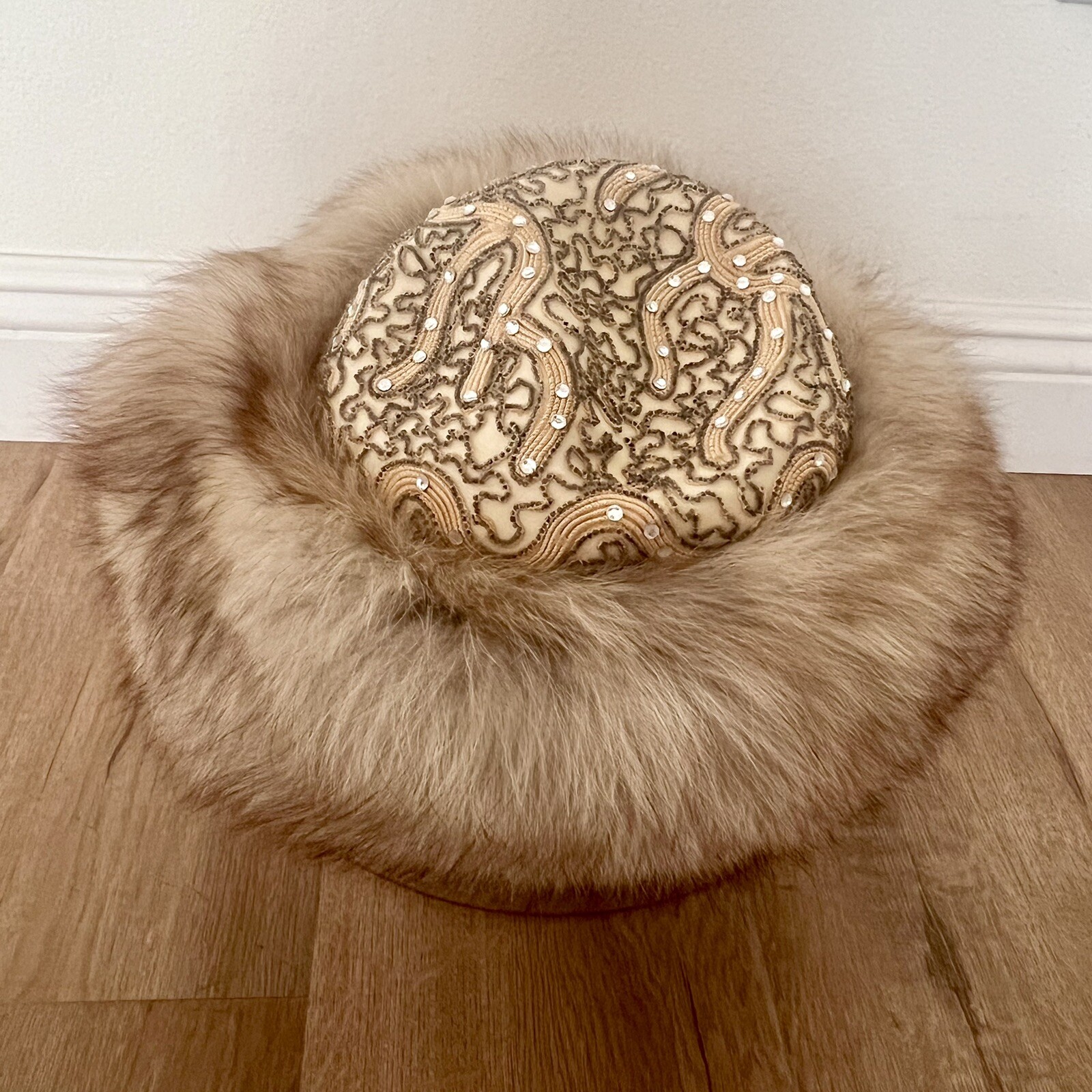 Vtg 1950s Julius Garfinckel & Co. Cream Color Fox Fur Embroidered Formal Hat