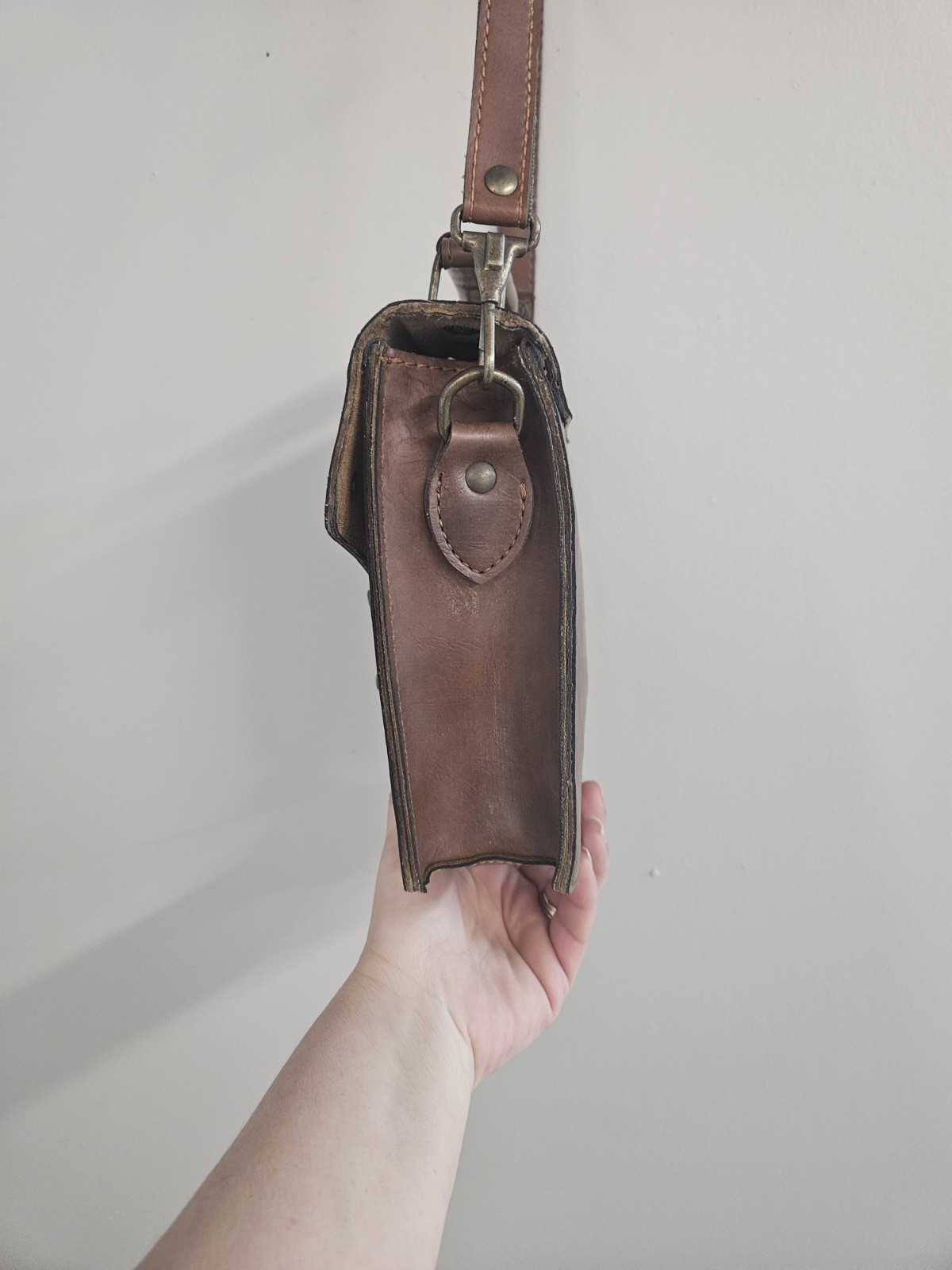 Vintage 1991 Nas Brown Leather purse with goldish hardware