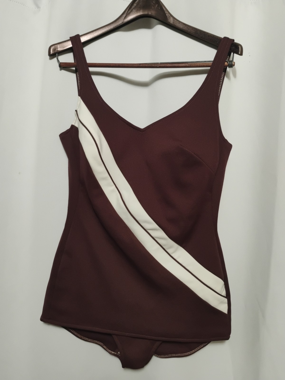 Robby Len Vtg One Piece Swimsuit Maroon and White Built In Bra Sz 38