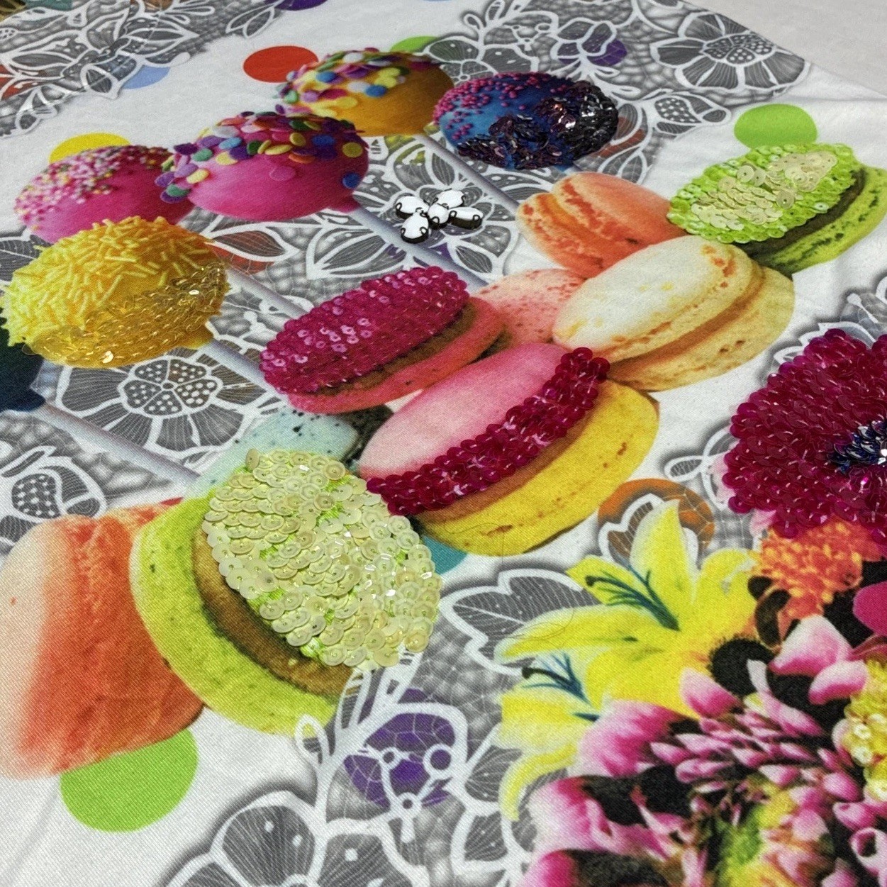VINTAGE Escada Sport Sequin Embellished Graphic Tee Large Macarons Flowers Retro