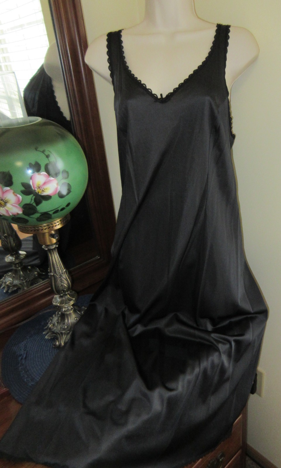 vintage size 36 WARNER’S PERFECT MEASURE BLACK LACY silky feel NYLON full slip