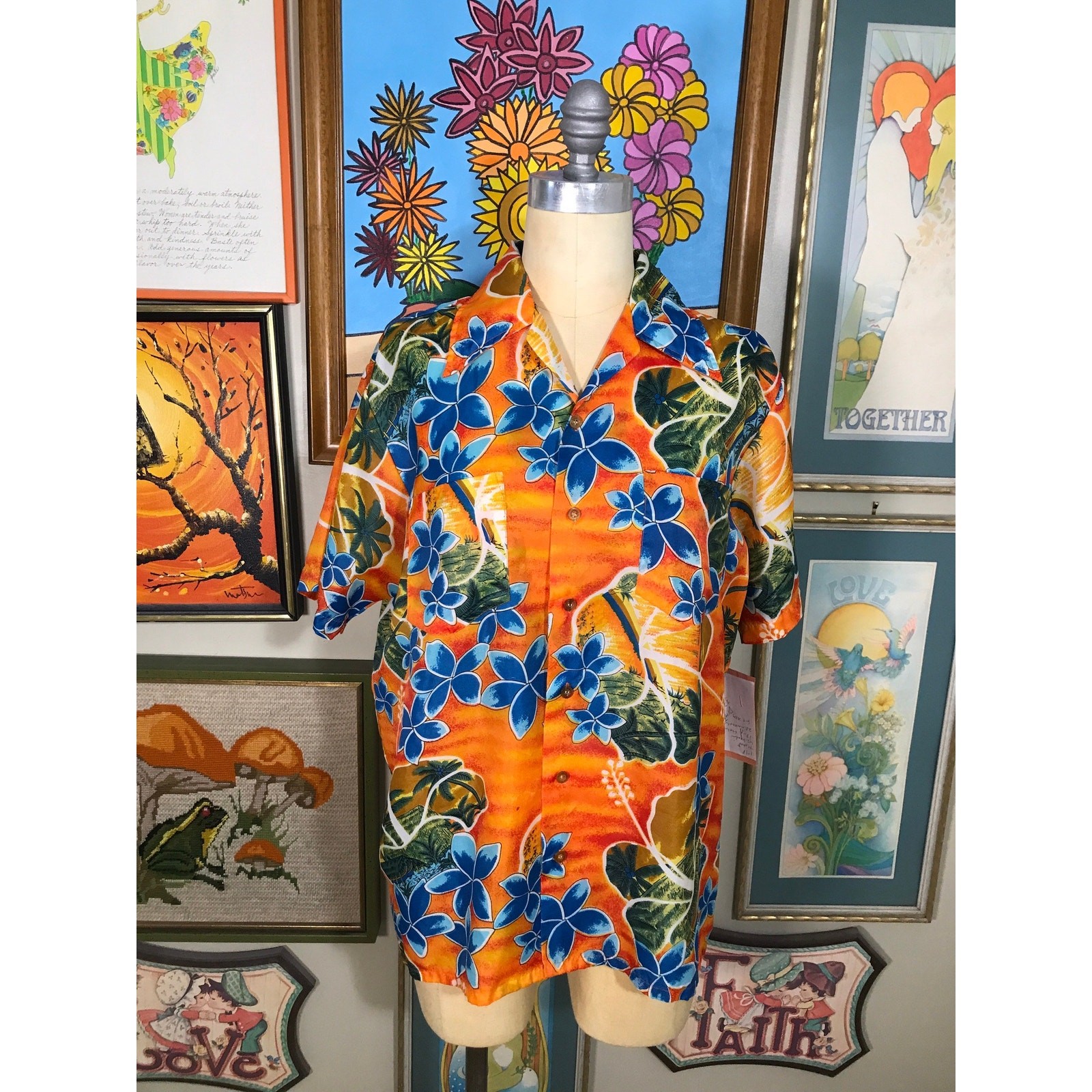 Vintage 1960s Hawaiian Shirt Men 44 Chest Waikiki Holiday Orange Blue Floral