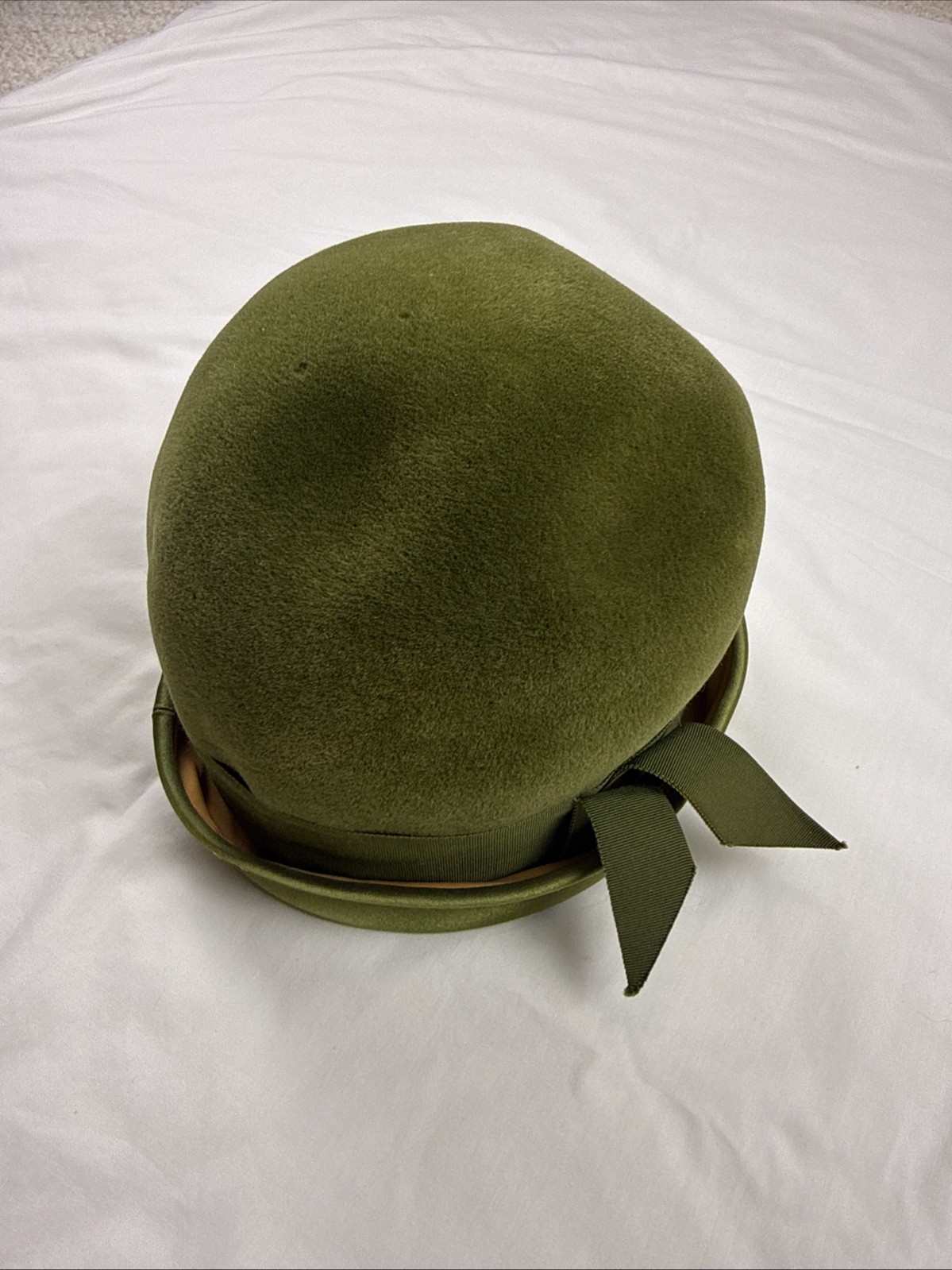 Authentic Emme Boutique 1960s Olive Green Wool Felt Cloche Hat Union Made USA 6