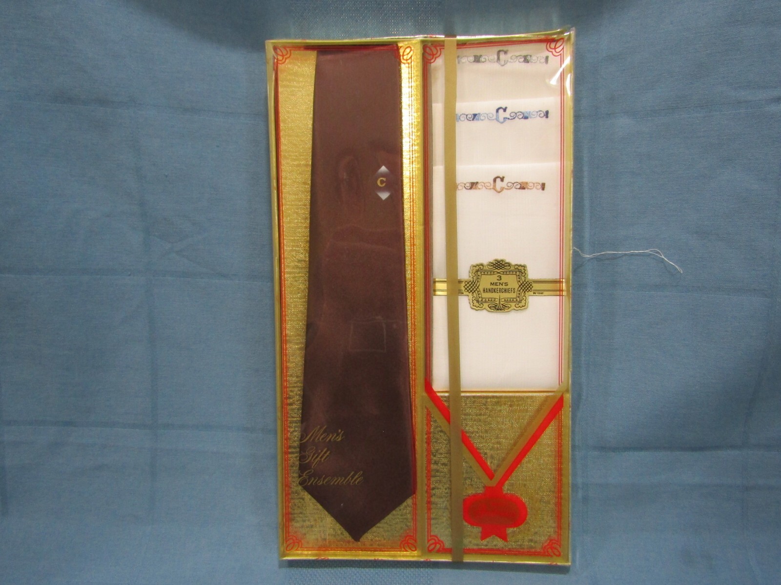 VINTAGE MONOGRAM “C” MEN’S TIE & 100% COTTON HANDKERCHIEF BOXED SET NOS }