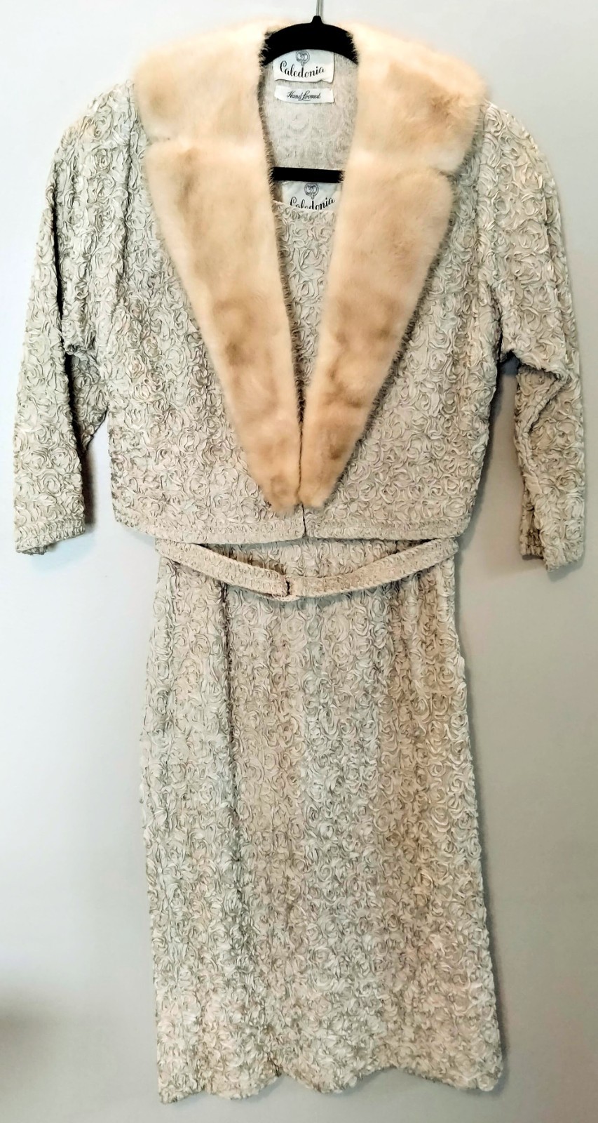 VINTAGE 60s WOMENS CALEDONIA HAND LOOMED 2 pc DRESS & MINK COLLARED JACKET Small