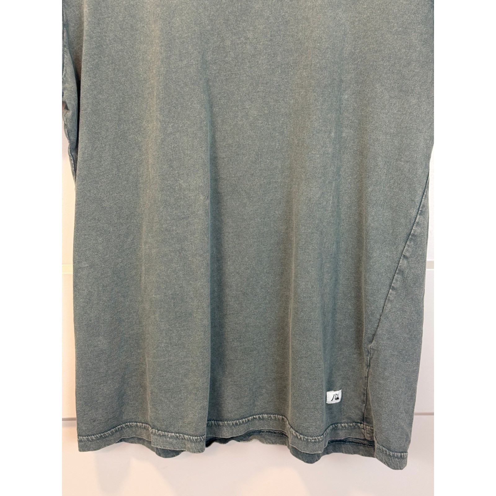 Quiksilver 2016 100% Cotton Vintage Surf Beach Tee Dark Heathered Gray Size S