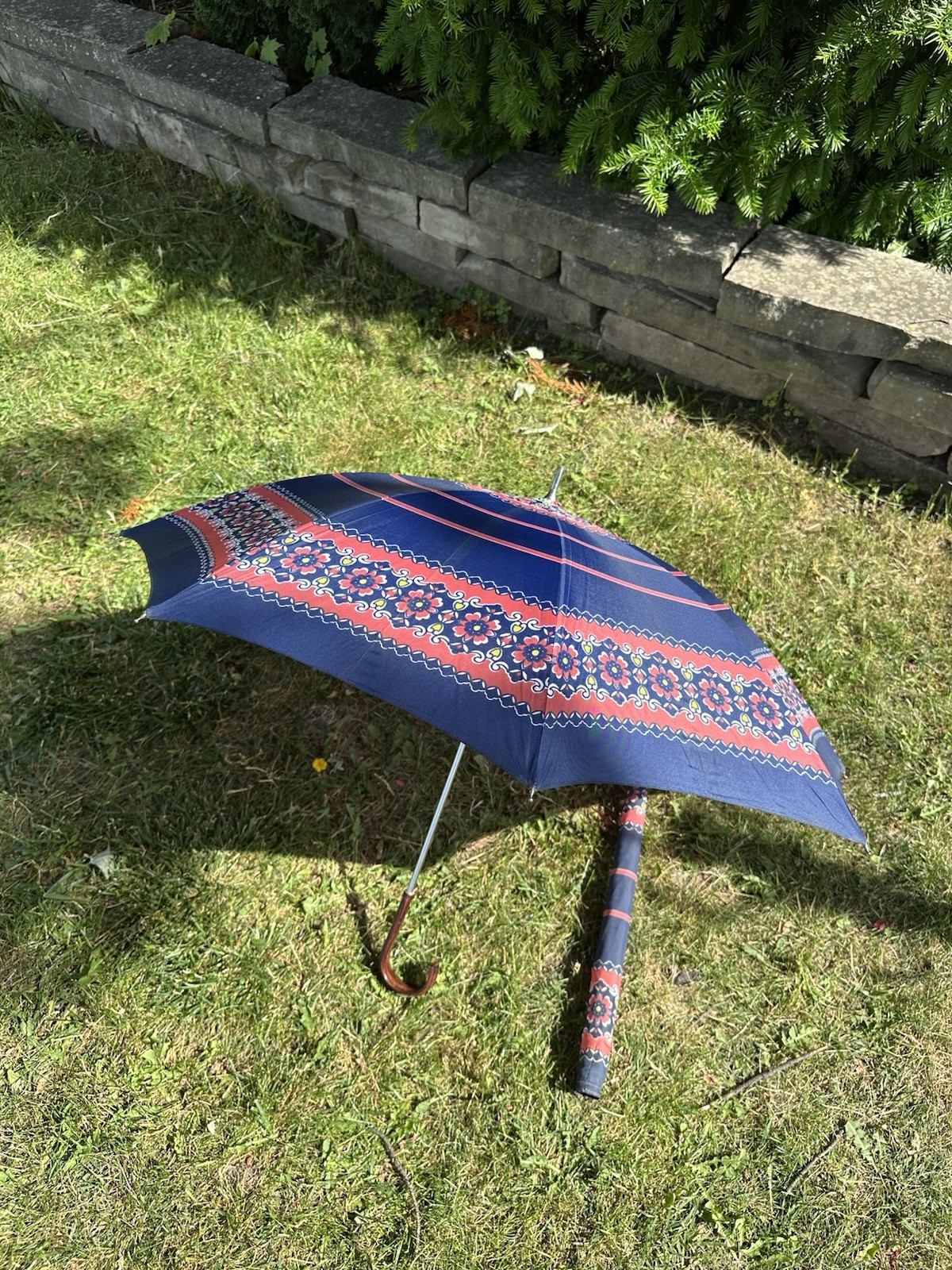 Vintage 1960’S-70’S Nylon Umbrella Red, Navy VG CD Wood Handle W Cover
