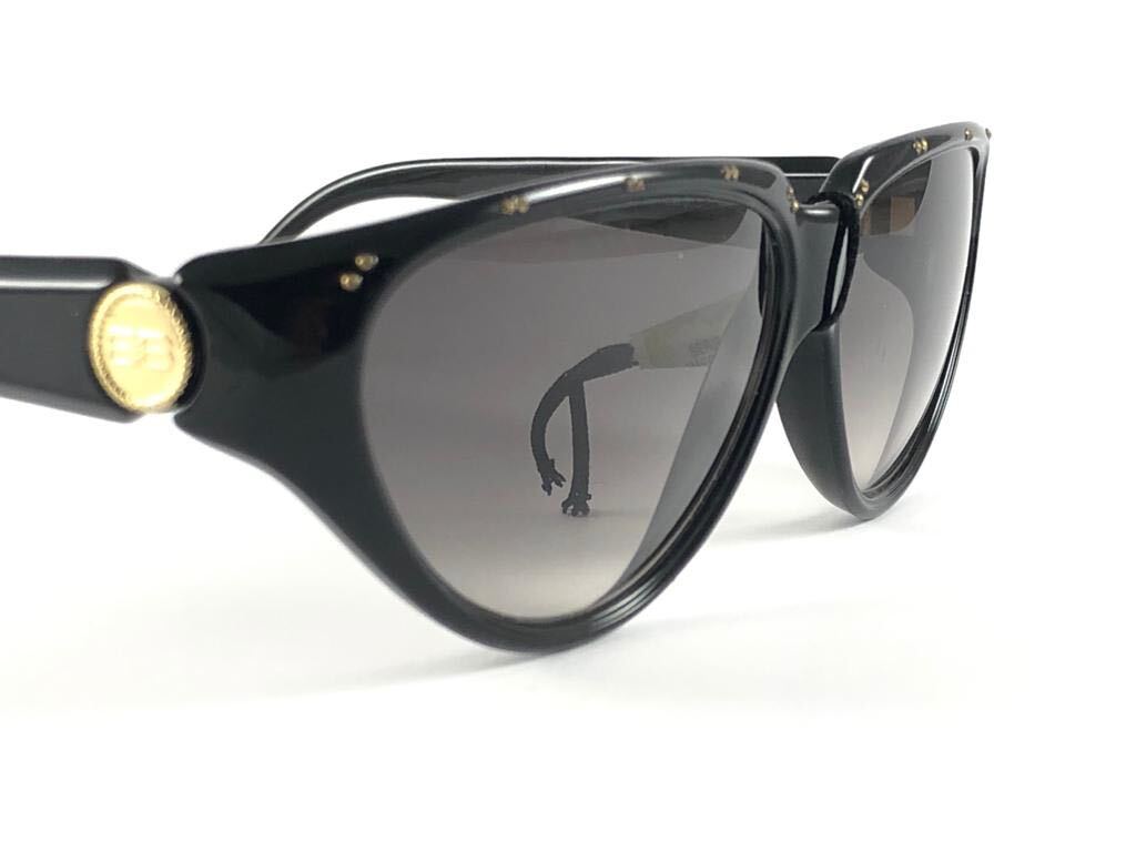 VINTAGE BALENCIAGA BB20 SLEEK BLACK GREY LENSES 1980’S SUNGLASSES MADE IN FRANCE