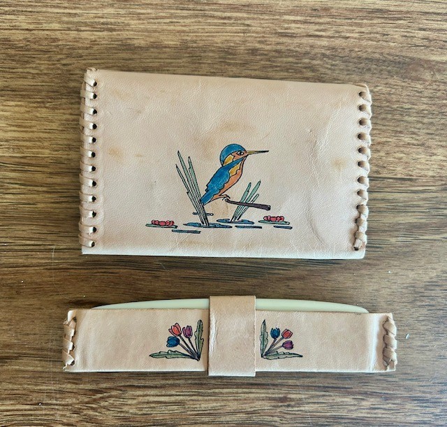 Vintage 1950’s Leather Hand Painted Birds/Flowers Wallet & Comb Set