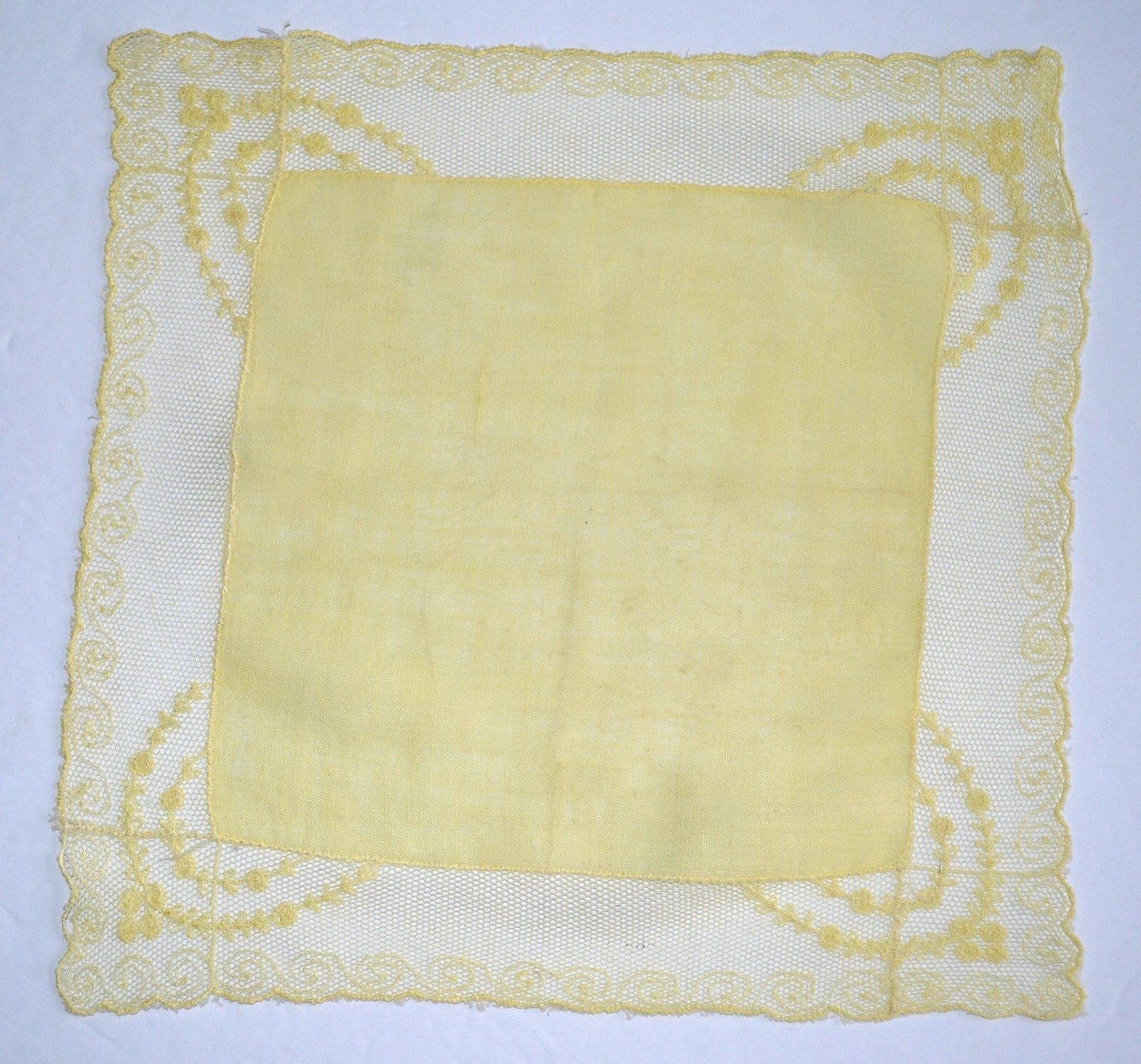 VINTAGE HANKY YELLOW LINEN WITH YELLOW LACE NETTING EDGES W/FLORAL DESIGNS