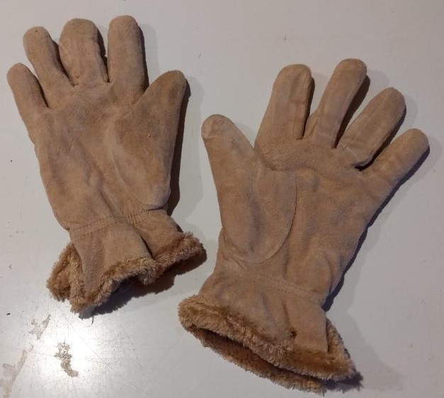 Used Women’s M, Leather Fur-Lined Taupe Gloves, Great Condition