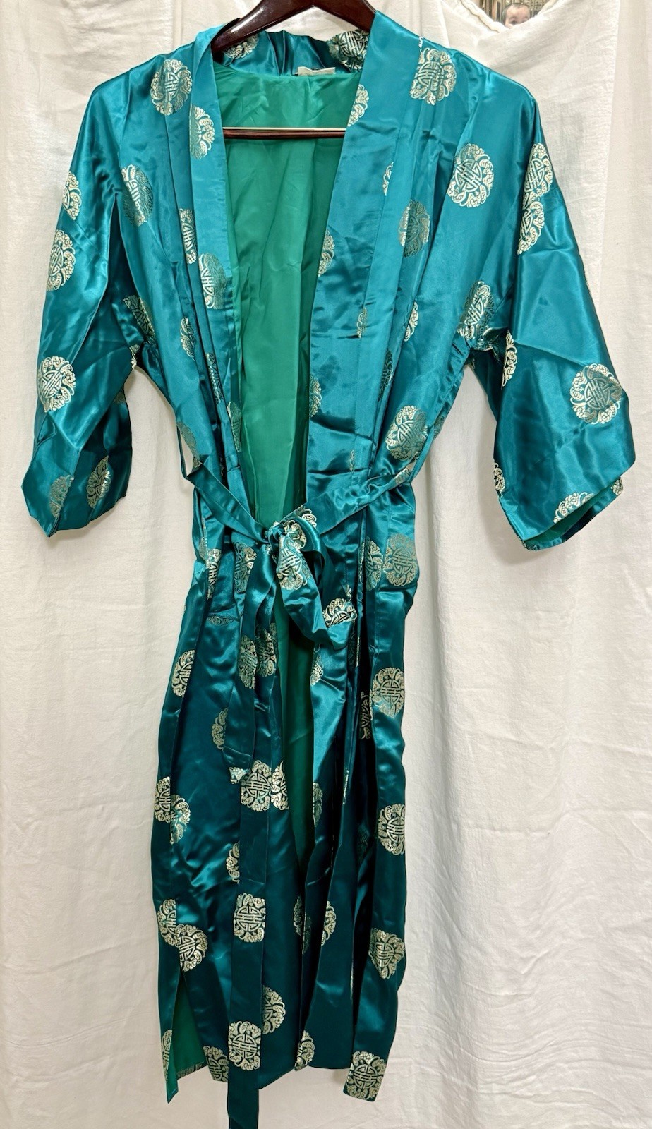 EUC VTG Hong Kong Emerald & Gold Chinoiserie Satin Robe Quiet Luxury Kimono