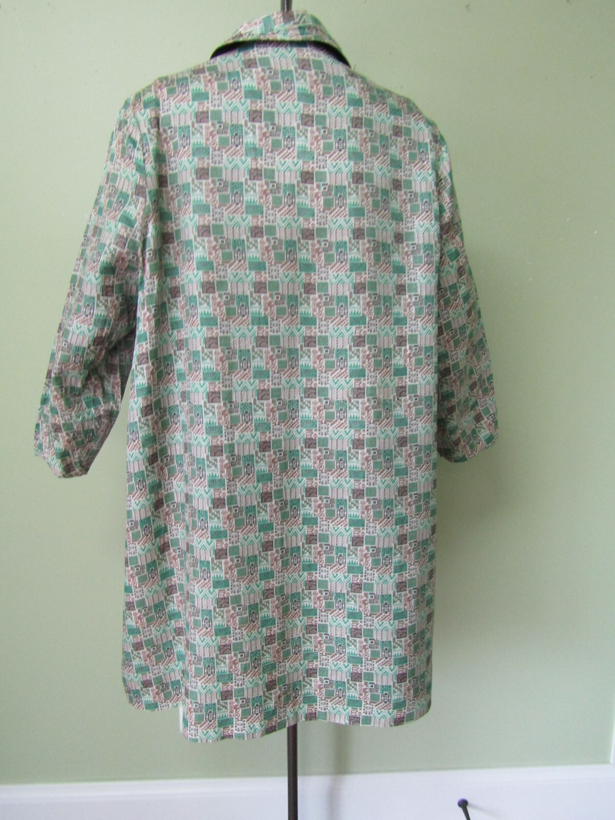 VINTAGE 1960’S REVERSIBLE LADIES COAT / 50″ BUST MEASURE