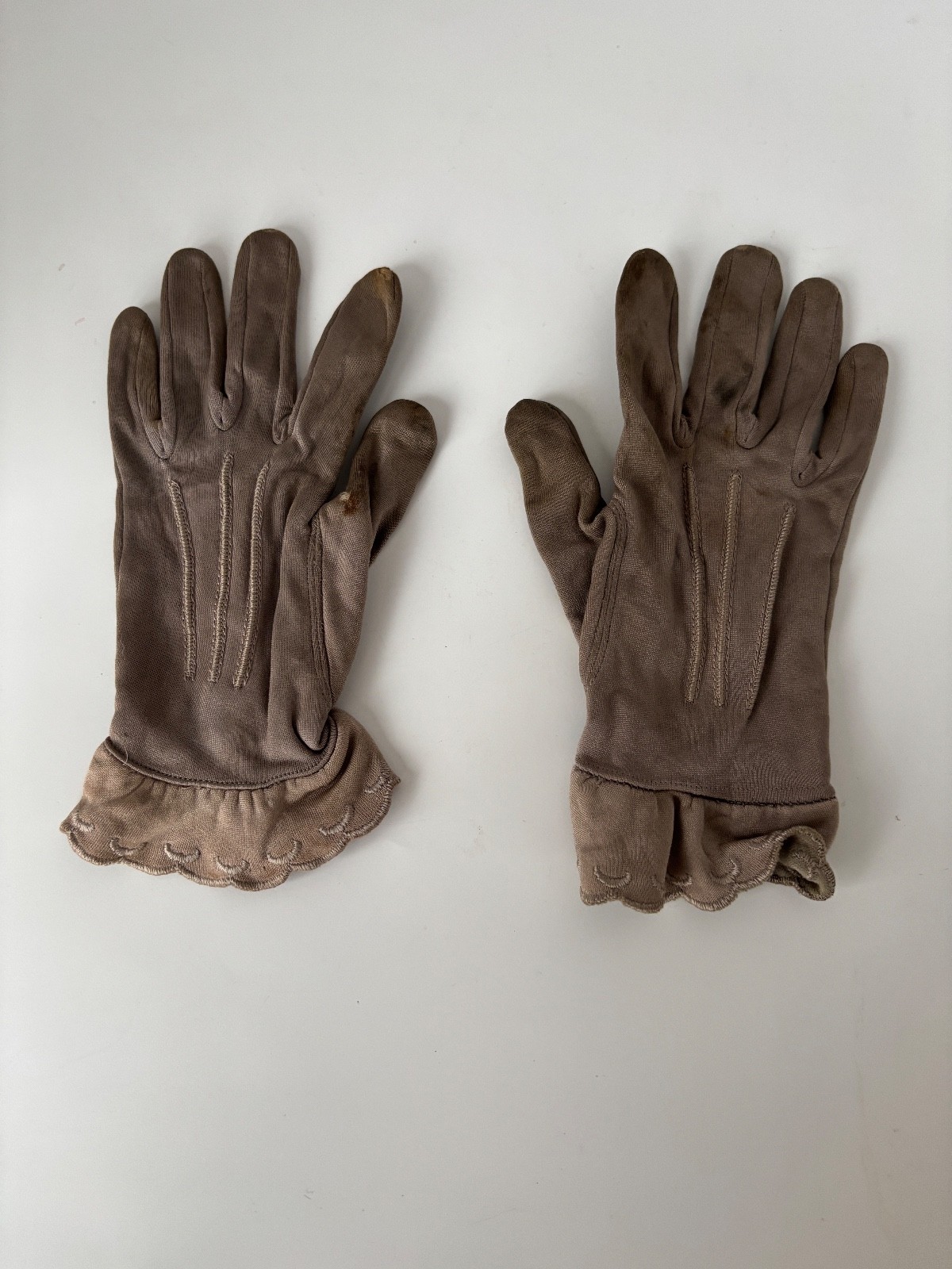 Vintage Children’s Gloves 5.75″ Length