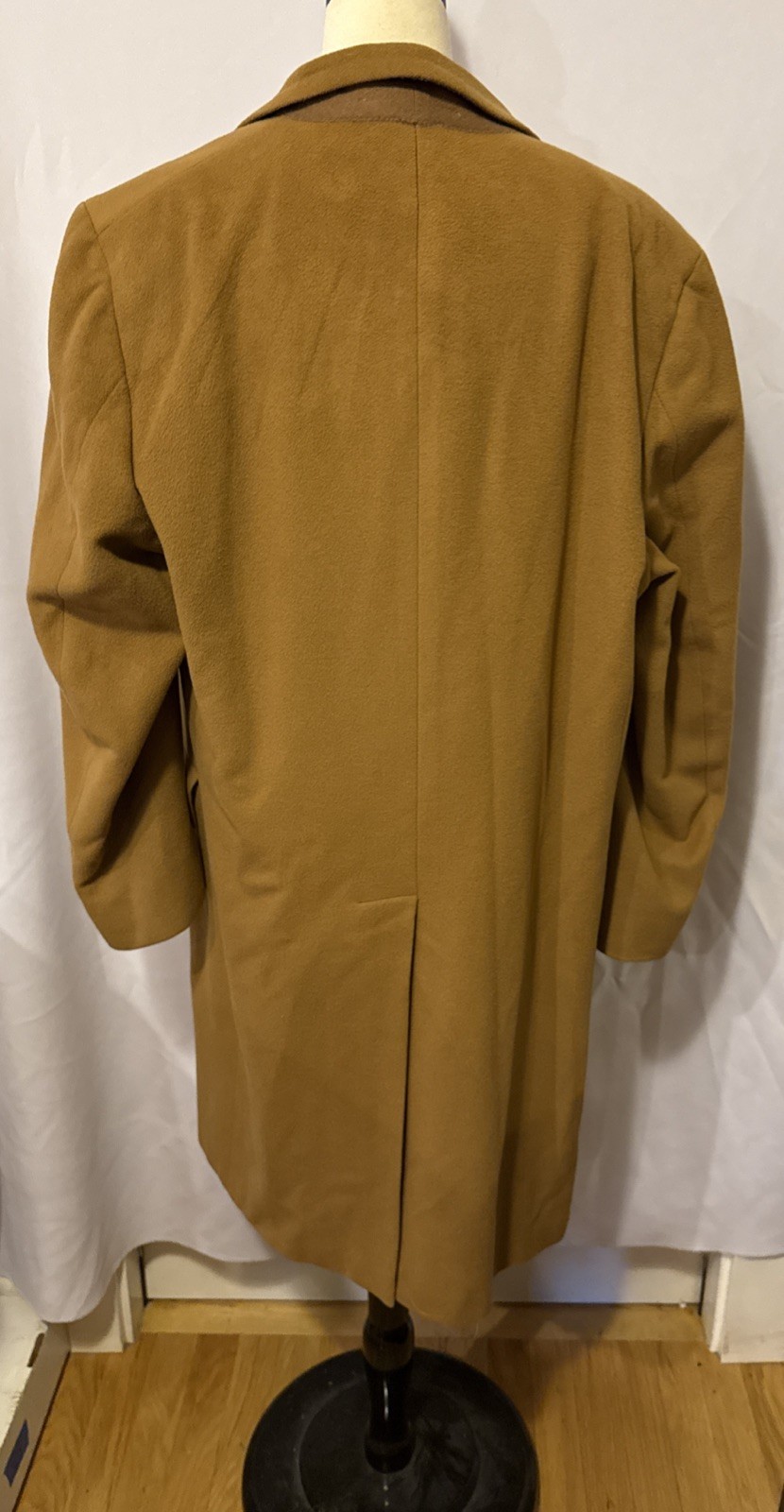 Graham & Gunn Ltd.! Vintage Men’s Tan Cashmere Coat!