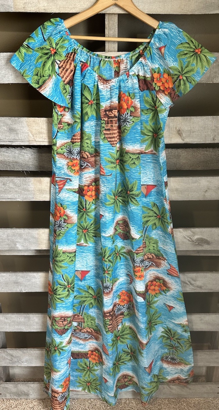 Vintage Hilo Hattie Size Large Hawaiian Dress Island Beach Print