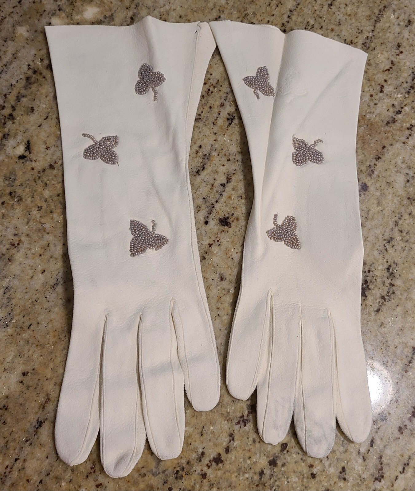 Vtg Womens Size L Off-White Thin Suede Formal 11″ Long Gloves Beaded Leaf