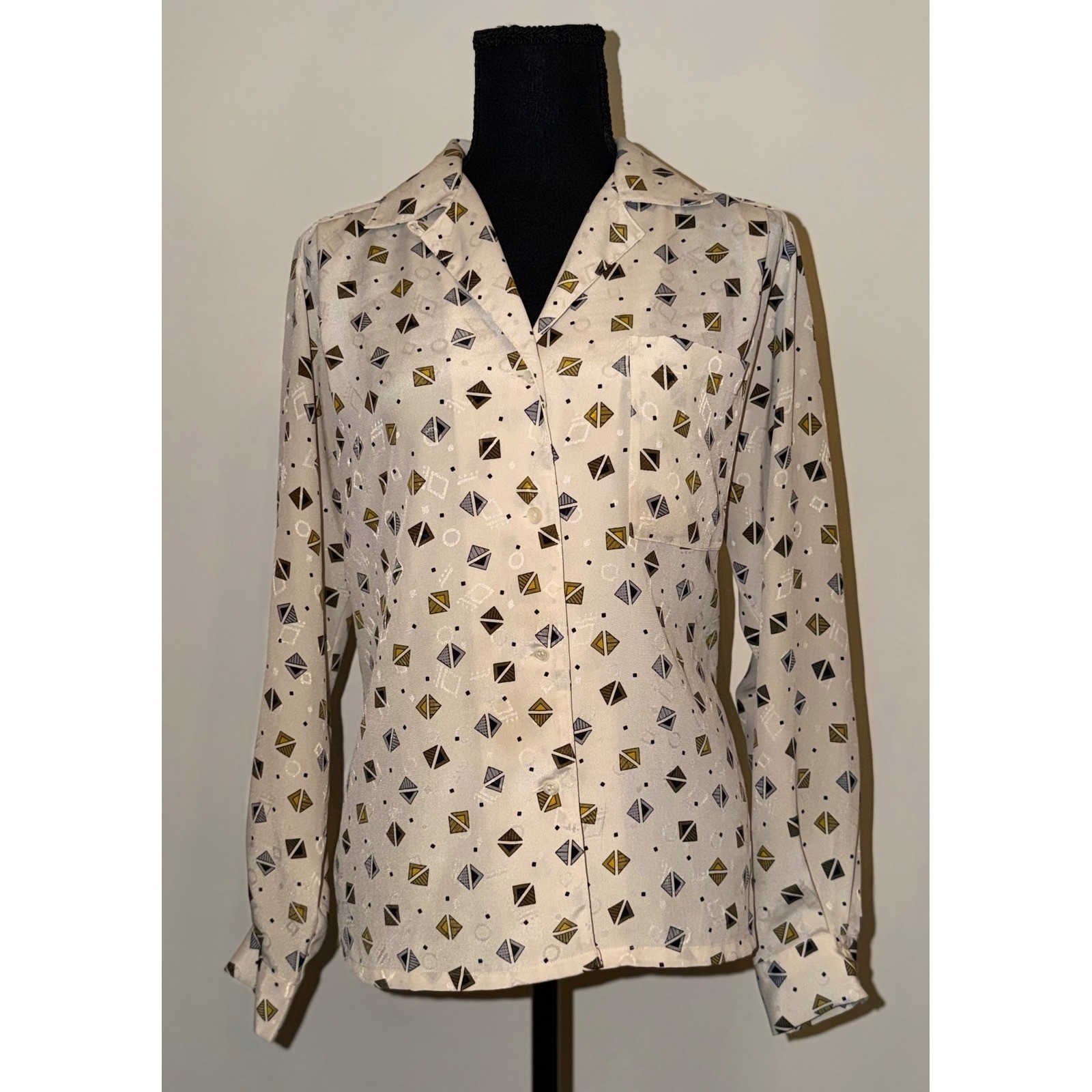 VTG Light Academia Geometric Diamond Print Long Sleeve Button Up Cream Blouse