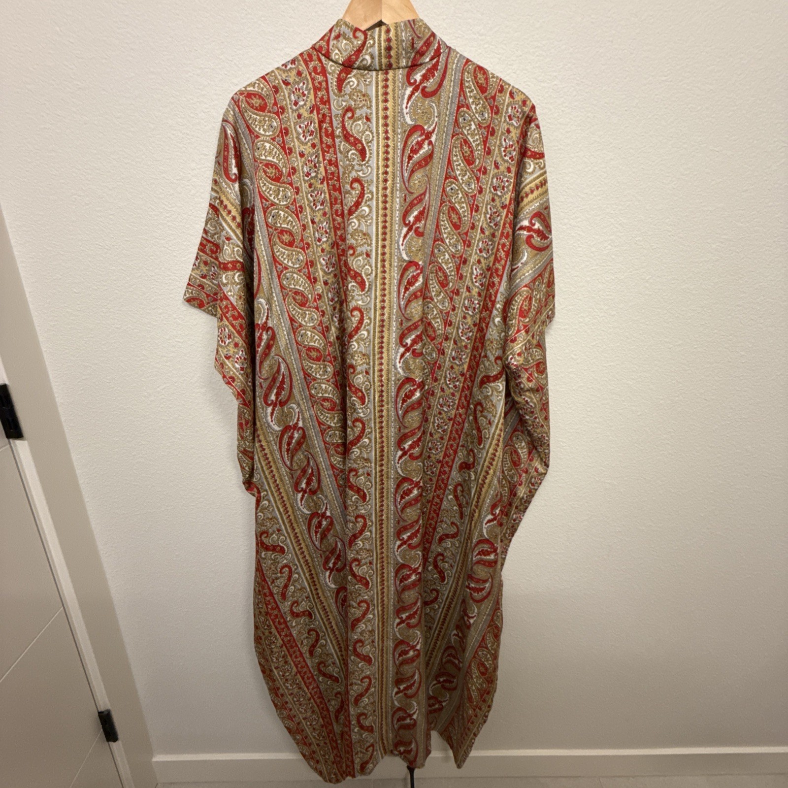 Vintage 70s Maxi Caftan MuuMuu House Dress Boho Floral Zip Front Mrs Roper