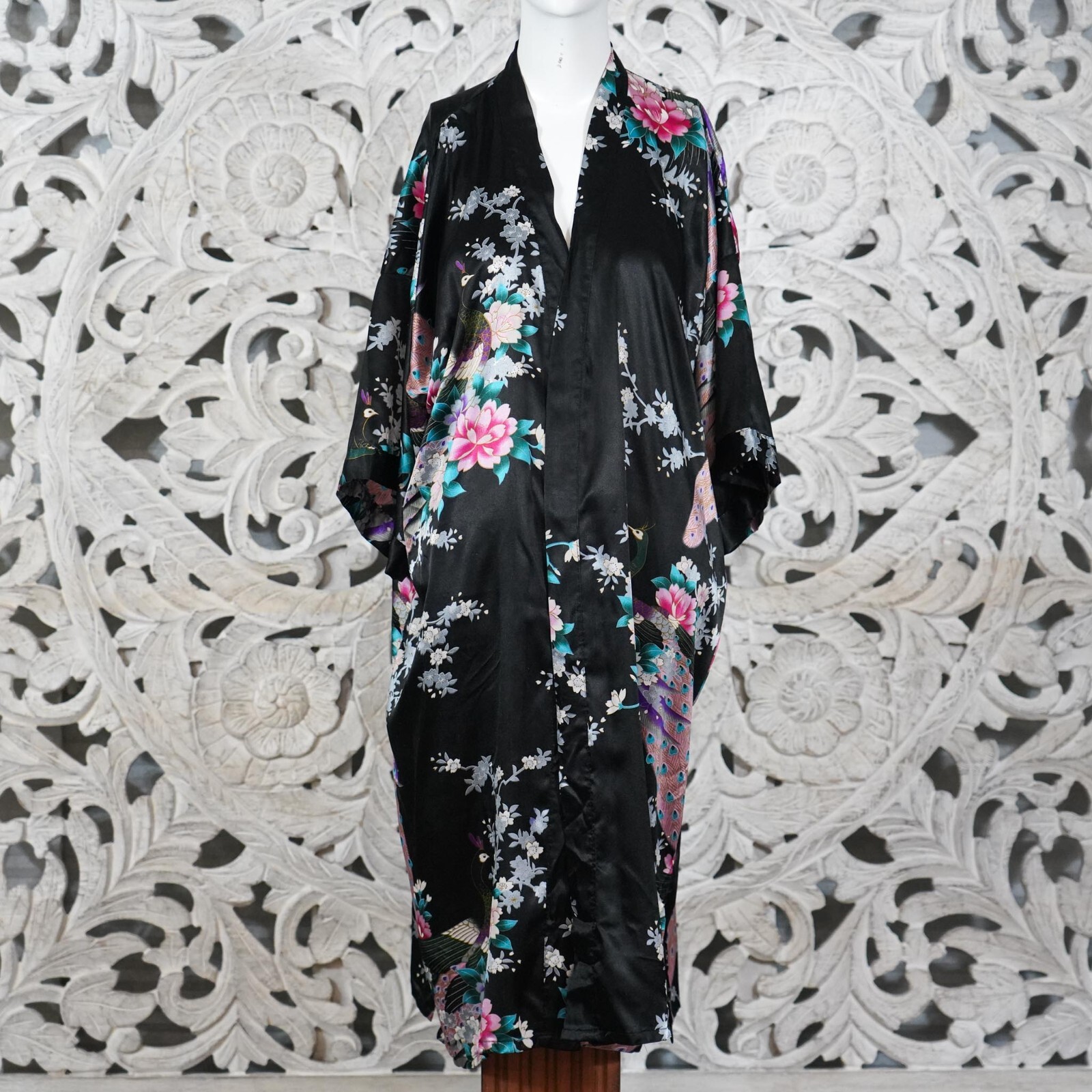 Vintage Oriental Vilage Silk Robe – Black Floral Peacock Print