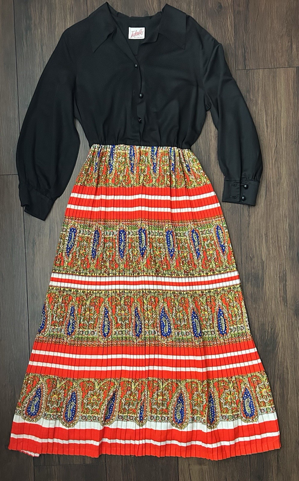 70s MOD/ PSYCHELIC Paisley Floral Print Pleated Maxi Dress Indorables of Cali