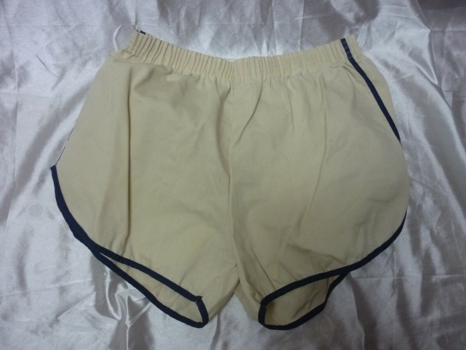 VTG.70’s SHORTS X-LARGE GYM RUNNING CREAM/BLUE STRIPE KIDS ? SMALL ADULT RN56626