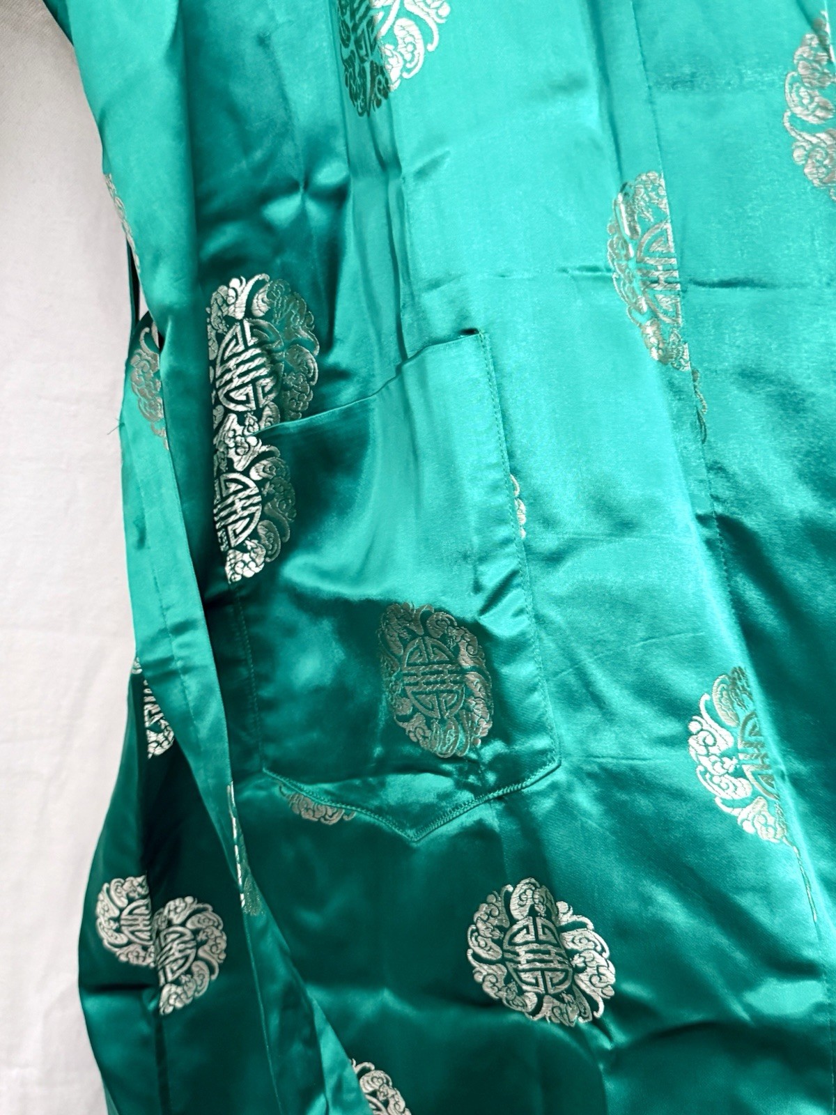 EUC VTG Hong Kong Emerald & Gold Chinoiserie Satin Robe Quiet Luxury Kimono