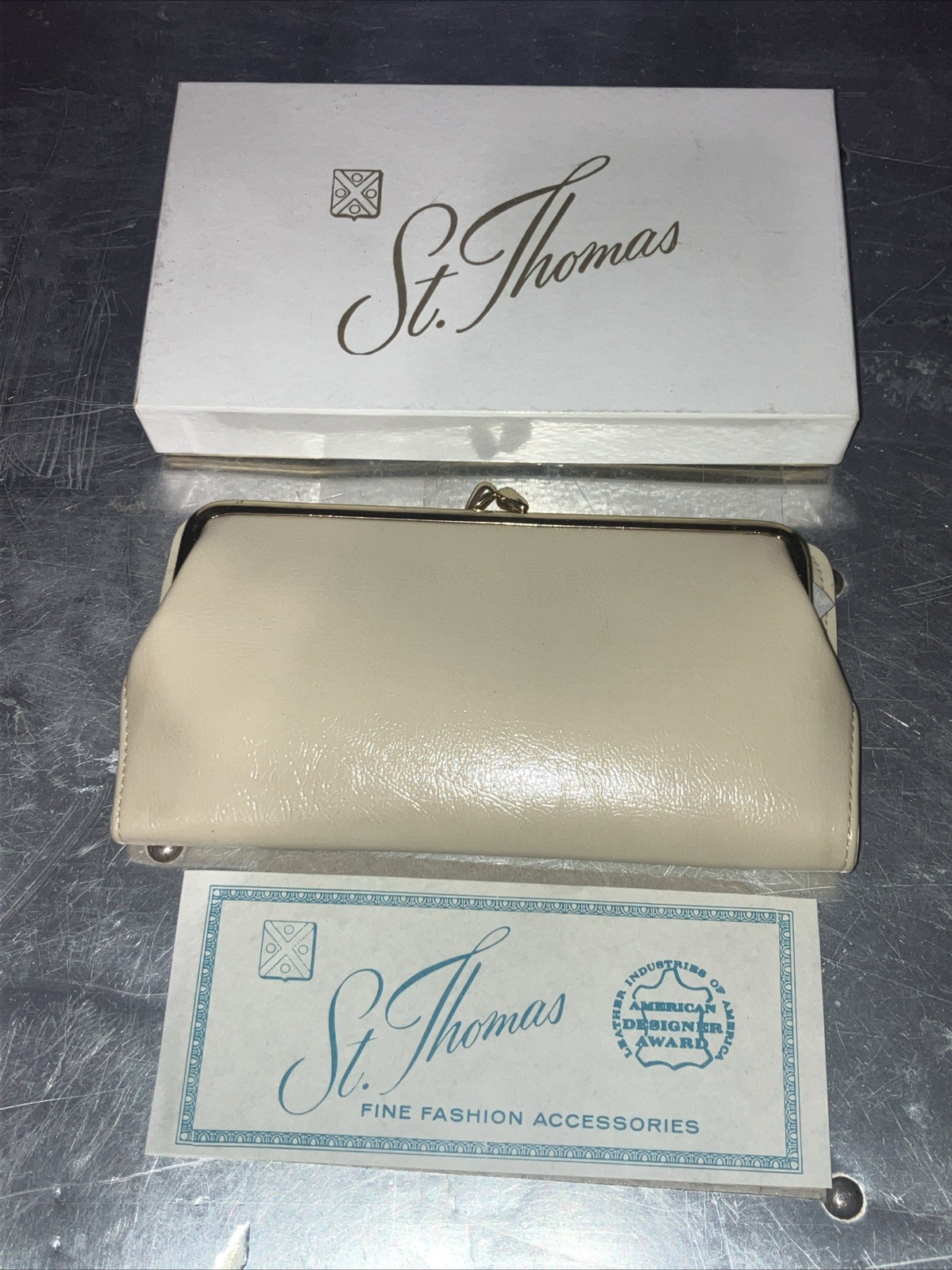 Vintage St. Thomas Wallet Clutch With Kiss Latch Tan leather New