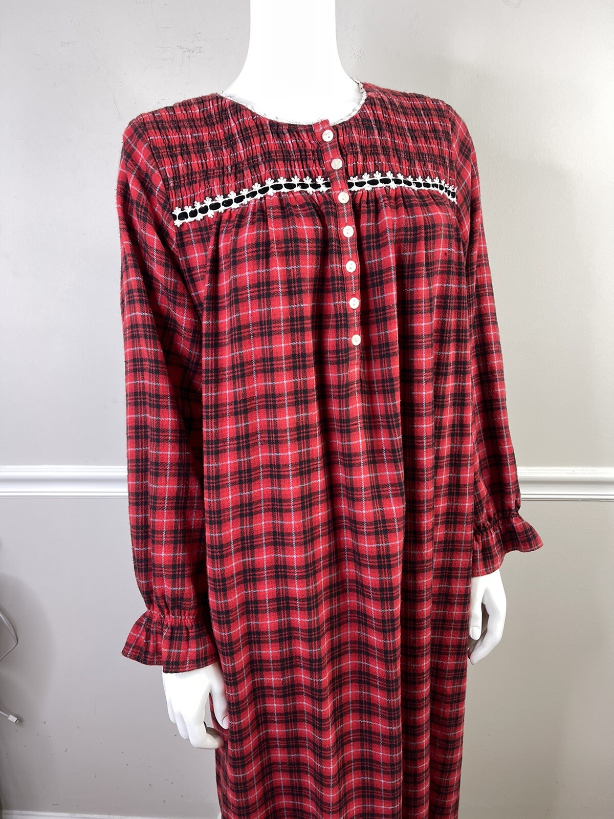 vintage fundamentals 10-12 Red Cotton Prairie flannel night gown Medium